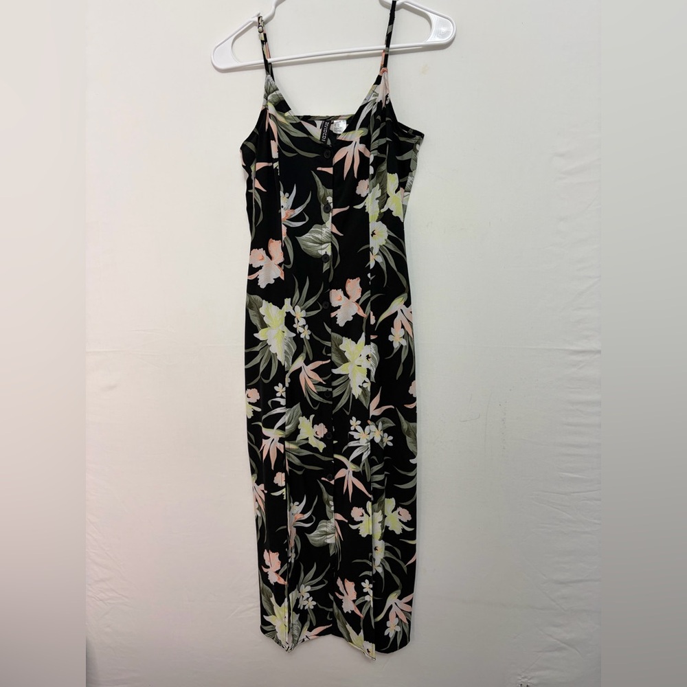H&M Divided Black Floral Maxi Dress women’s size XS Button Front Slits(E29)✨